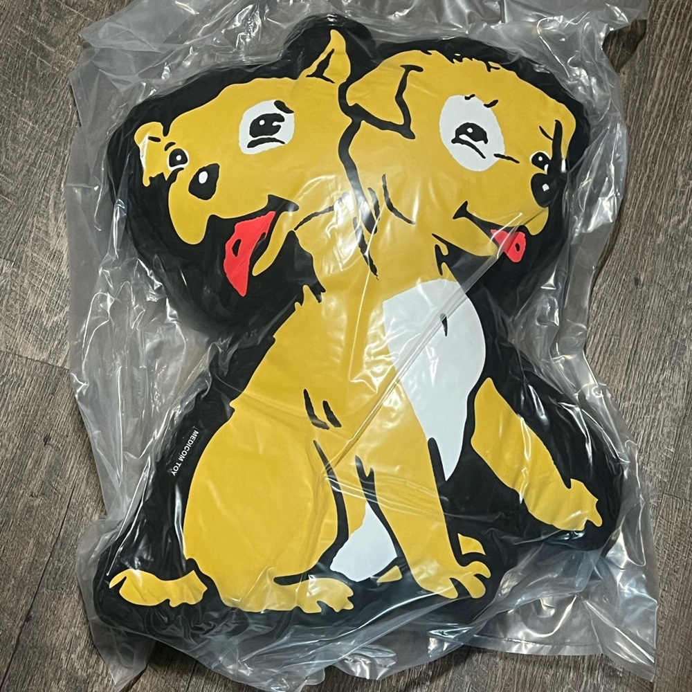 Supreme Melvin’s pillow